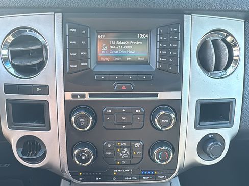 Used 2016 Ford Expedition XLT image 19