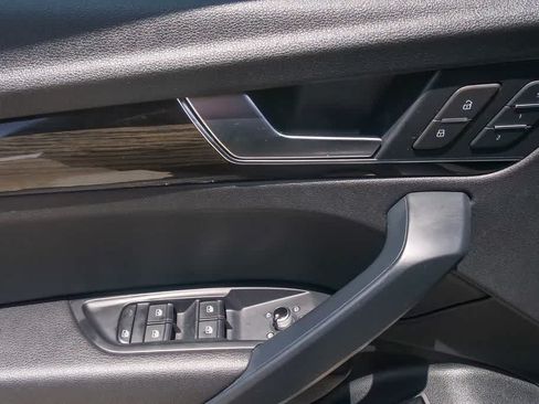 Used 2018 Audi Q5 2.0T Premium AWD/4WD image 21