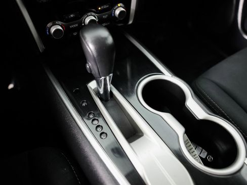 Used 2019 Nissan Pathfinder SV image 27