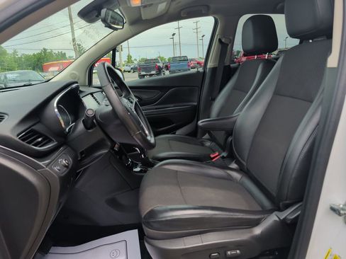 Used 2020 Buick Encore Preferred FWD image 8