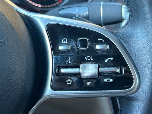 Used 2021 Mercedes-Benz GLC 300 4MATIC w/ Premium Package image 29