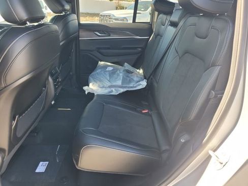 New 2026 Jeep Grand Cherokee Altitude image 6