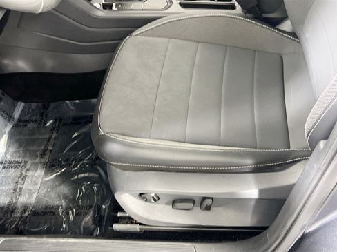 Used 2022 Volkswagen Taos SE FWD image 18