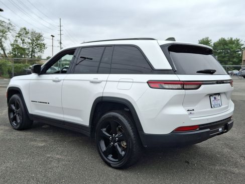 Used 2023 Jeep Grand Cherokee Altitude image 5