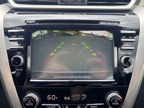 Used 2016 Nissan Murano SV AWD/4WD image 17