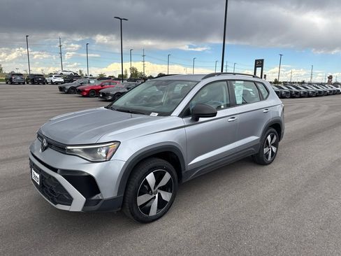 Used 2025 Volkswagen Taos S AWD/4WD image 3