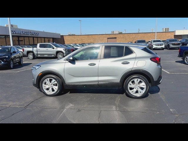 Certified 2024 Buick Encore GX Preferred w/ Comfort Package FWD image 5