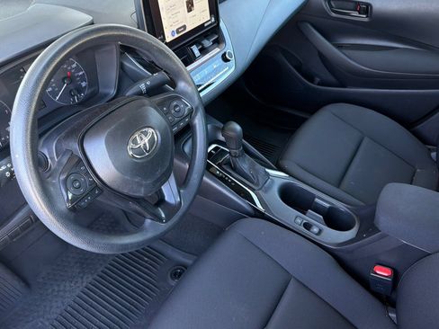 Used 2025 Toyota Corolla LE FWD image 12