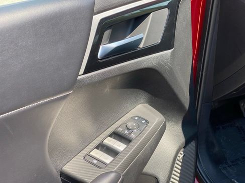 Used 2025 Mitsubishi Outlander SE AWD/4WD image 12
