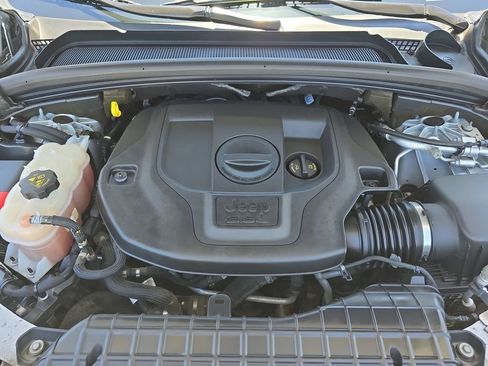 Used 2022 Jeep Grand Cherokee L Overland w/ Luxury Tech Group IV RWD image 35