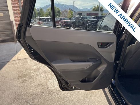 Used 2024 Subaru Crosstrek 2.0i AWD/4WD image 15