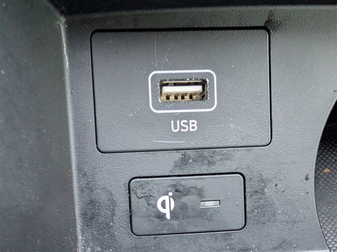 Used 2022 Hyundai Santa Fe Calligraphy image 22