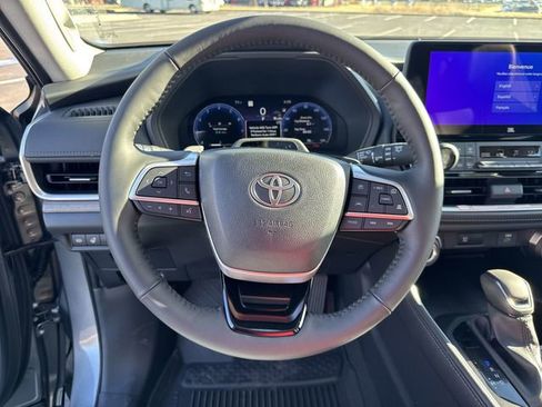 New 2026 Toyota Grand Highlander Platinum image 13