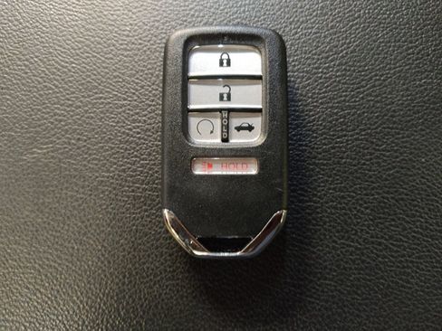 Used 2020 Honda Accord EX image 32