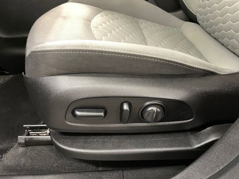 Certified 2019 Chevrolet Equinox LT FWD image 9