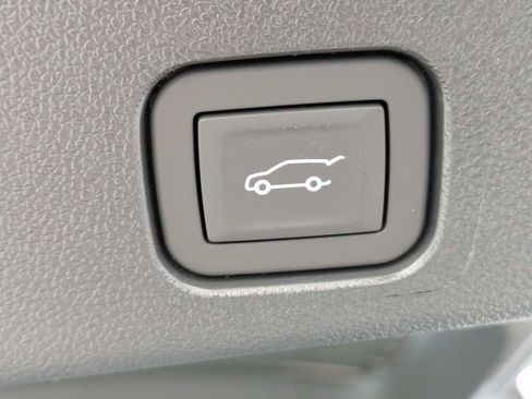 New 2026 Chevrolet Traverse LT w/ Driver Confidence Package FWD image 15