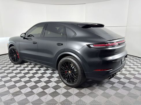 Certified 2026 Porsche Cayenne S AWD/4WD image 3