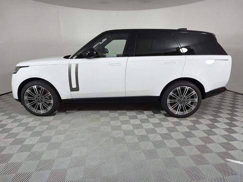 New 2025 Land Rover Range Rover SE image 2