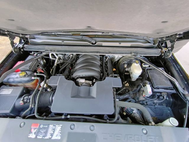 Used 2015 Chevrolet Suburban LT RWD image 76