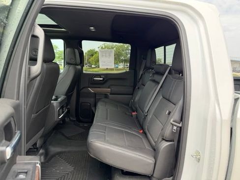 Used 2020 Chevrolet Silverado 1500 High Country w/ Technology Package AWD/4WD image 8