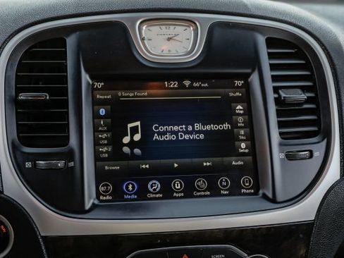 Used 2019 Chrysler 300 Limited image 32