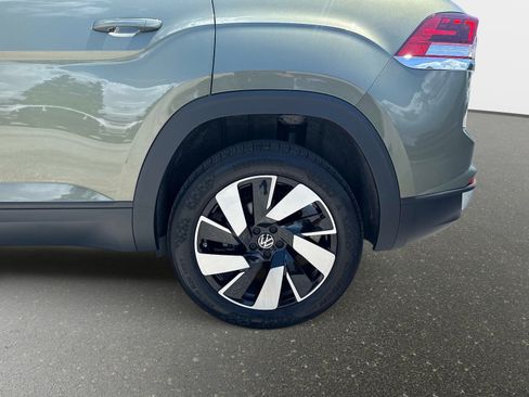 Used 2025 Volkswagen Atlas Cross Sport SE FWD image 10