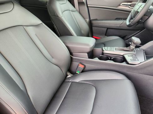New 2026 Kia Sportage EX FWD image 11