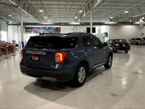 Used 2020 Ford Explorer XLT w/ Equipment Group 202A AWD/4WD image 5