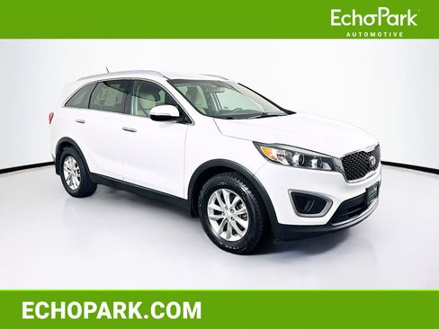 Used 2017 Kia Sorento LX image 1
