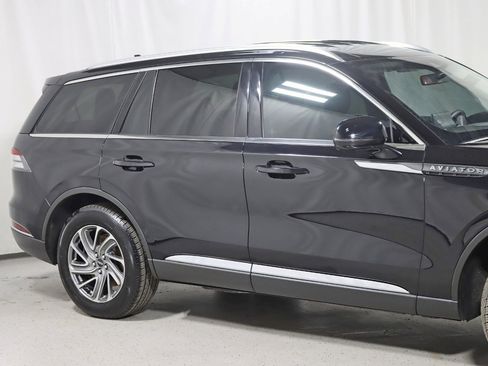 Used 2024 Lincoln Aviator AWD w/ Elements Package image 3