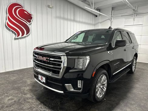 Used 2023 GMC Yukon SLT AWD/4WD image 1