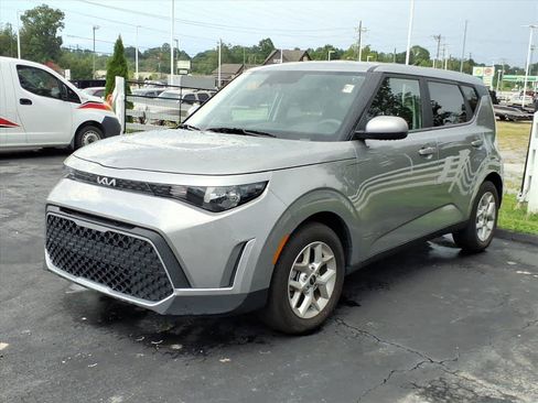 Used 2024 Kia Soul LX w/ Option Group 015 FWD image 1