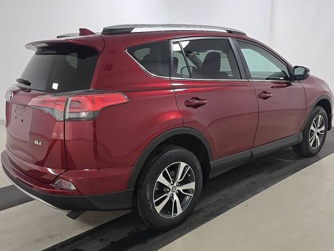 Used 2018 Toyota RAV4 XLE FWD image 6