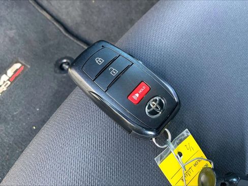 Used 2025 Toyota Tacoma TRD Sport image 15