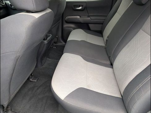 Used 2020 Toyota Tacoma TRD Off-Road image 11