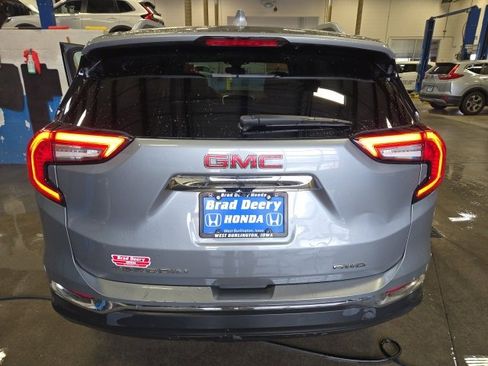 Used 2024 GMC Terrain SLT image 7