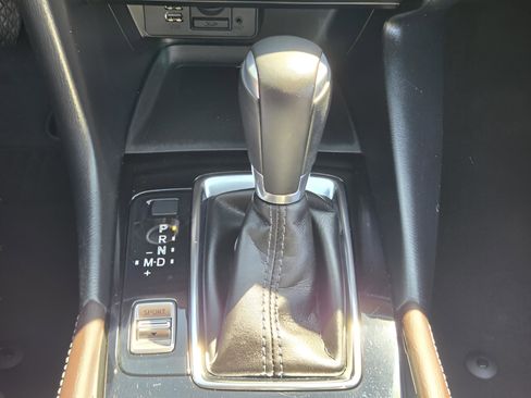 Used 2018 MAZDA MAZDA3 Touring image 16