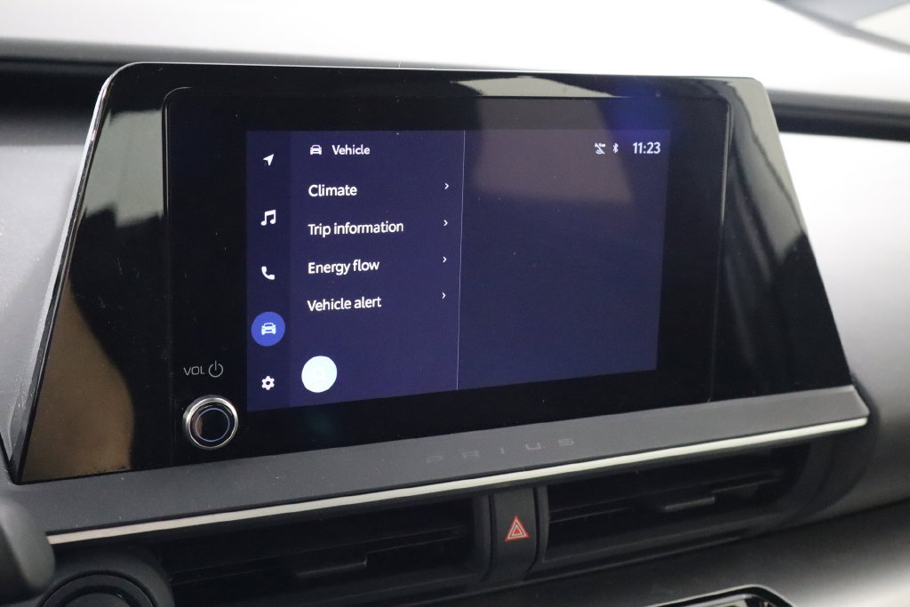 Used 2025 Toyota Prius LE FWD image 32