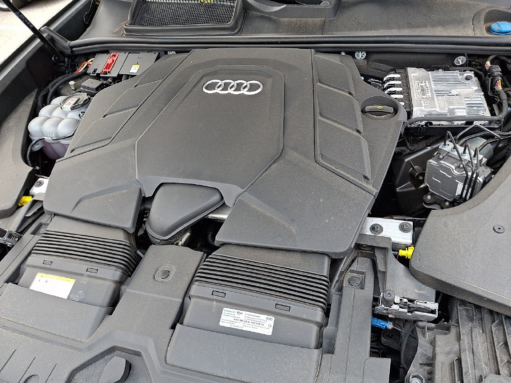 Certified 2025 Audi Q8 Premium Plus w/ Premium Plus Package AWD/4WD image 30