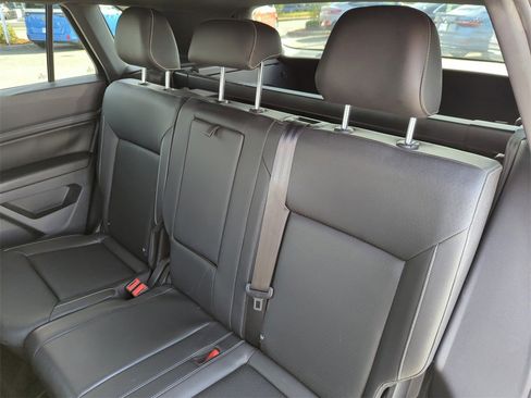 Used 2020 Volkswagen Atlas Cross Sport SE image 30