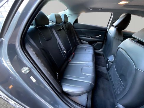 Used 2025 Hyundai Elantra Limited FWD image 24