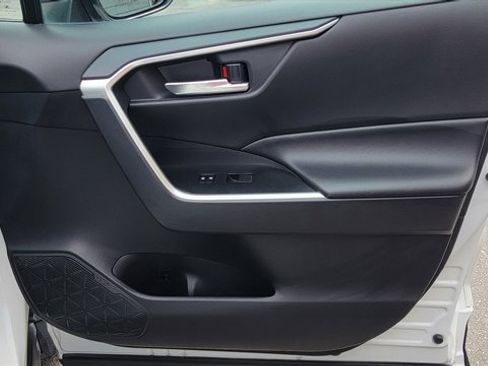 Used 2020 Toyota RAV4 XLE w/ Convenience Package AWD/4WD image 40