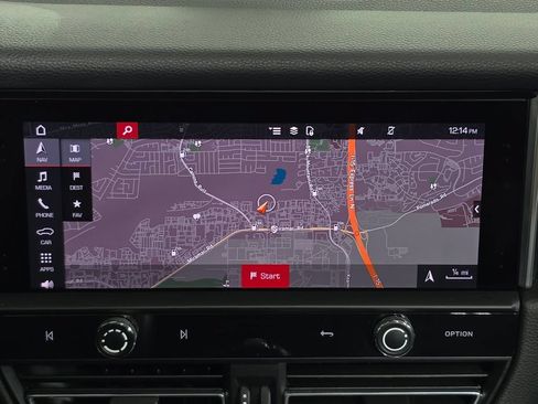 Certified 2023 Porsche Macan AWD/4WD image 18