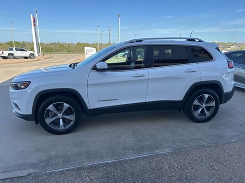Used 2019 Jeep Cherokee Limited image 4