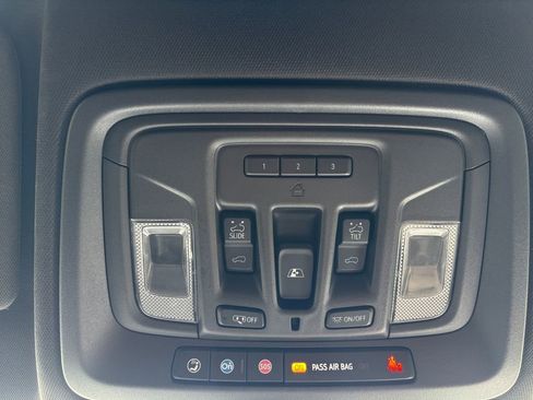 Used 2022 Chevrolet Silverado 3500 High Country AWD/4WD image 27