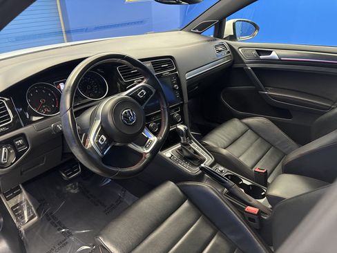 Used 2019 Volkswagen GTI SE FWD image 11
