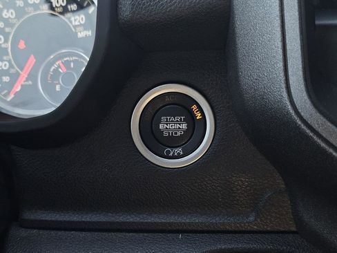 Used 2024 RAM 2500 Tradesman w/ Chrome Appearance Group image 22