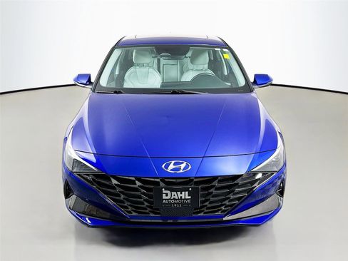 Used 2023 Hyundai Elantra Limited FWD image 3