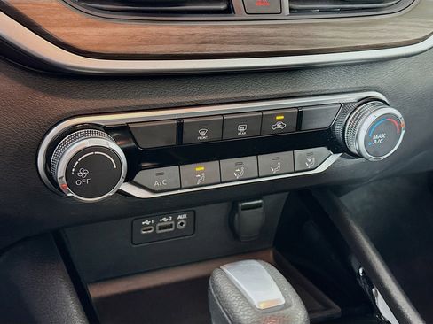 Used 2024 Nissan Altima 2.5 SV image 22