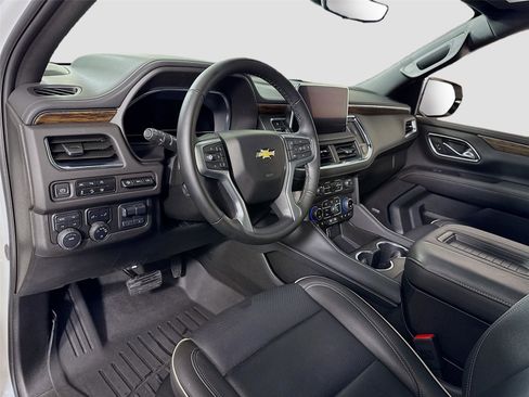 Used 2024 Chevrolet Tahoe Premier w/ Premium Package image 3